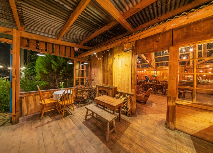 Private Villas vs Luxury Lodges: Which Experience Fits You?