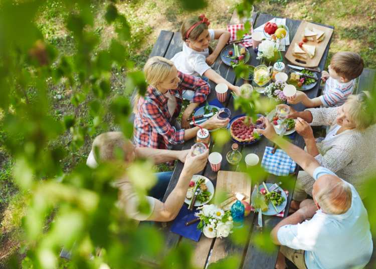 Where to Enjoy a Scenic Spring Lunch Outdoors